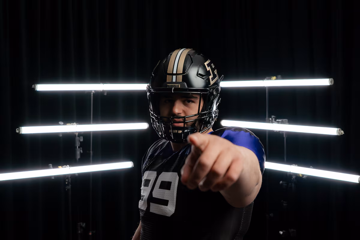 Le joueur de ligne offensive de Purdue, Giordano Vaccaro, reste ouvert au repêchage de la LCF
