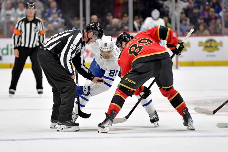 Les Sénateurs d'Ottawa dominent les Maple Leafs dans une victoire de 5-2