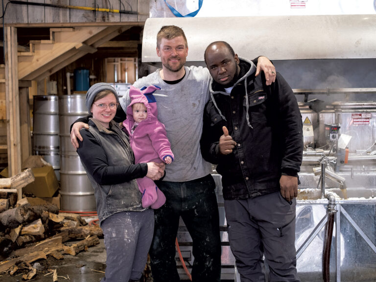 Les producteurs de sucre du Vermont font appel aux travailleurs migrants pour obtenir de l'aide