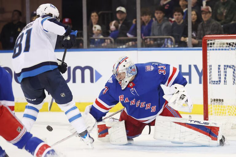 Lowry met fin à la sécheresse alors que les Jets battent les Rangers en tirs de barrage pour mettre fin à la séquence de défaites de Winnipeg