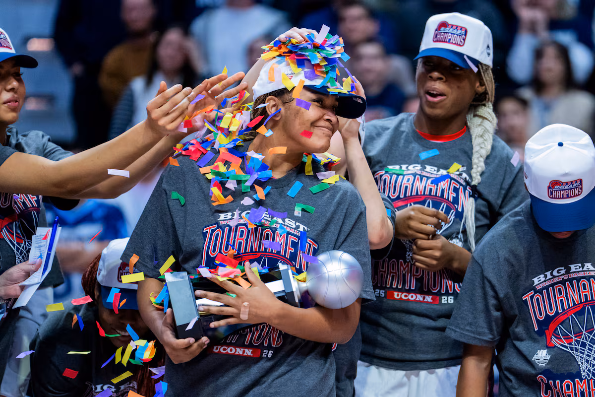 UConn, invaincu, rejoint par UCLA, Texas et Caroline du Sud en tant que têtes de série du tournoi féminin de la NCAA