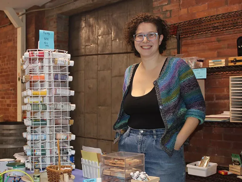 Ouverture d'un magasin de fournitures d'art et d'artisanat d'occasion à Burlington