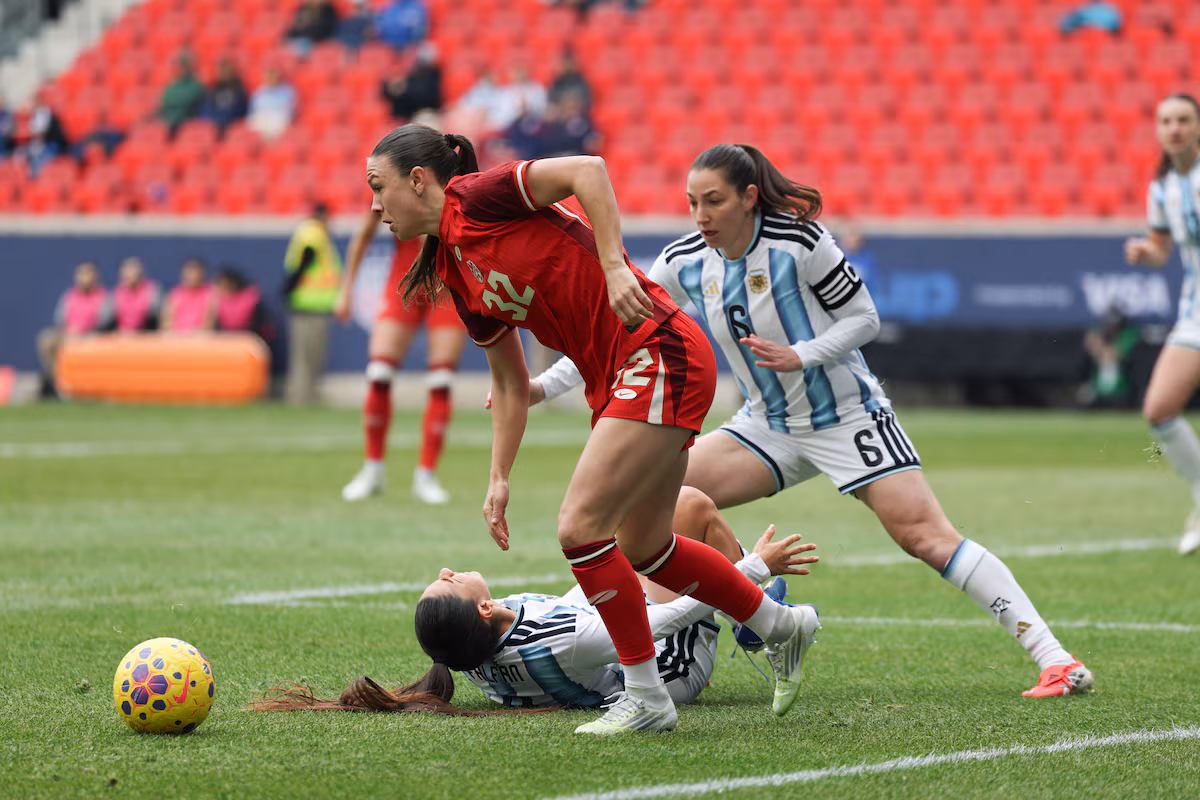 À peine un an après son existence, la NSL a un impact sur le programme national des femmes du Canada