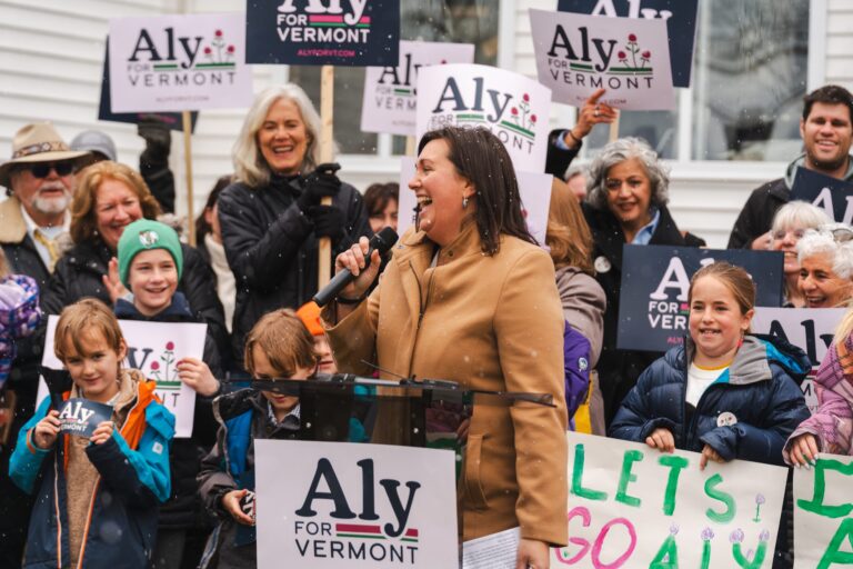 Aly Richards, défenseur des services de garde d'enfants, se joint à la course au poste de gouverneur