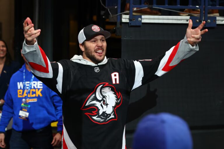 Après des départs inégaux, Dahlin des Sabres et Allen de Bills partagent enfin le succès sportif de Buffalo