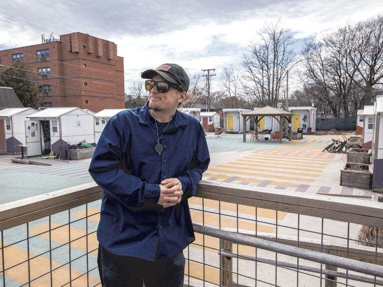 Burlington évalue l'avenir de son refuge pour sans-abri « Pod »