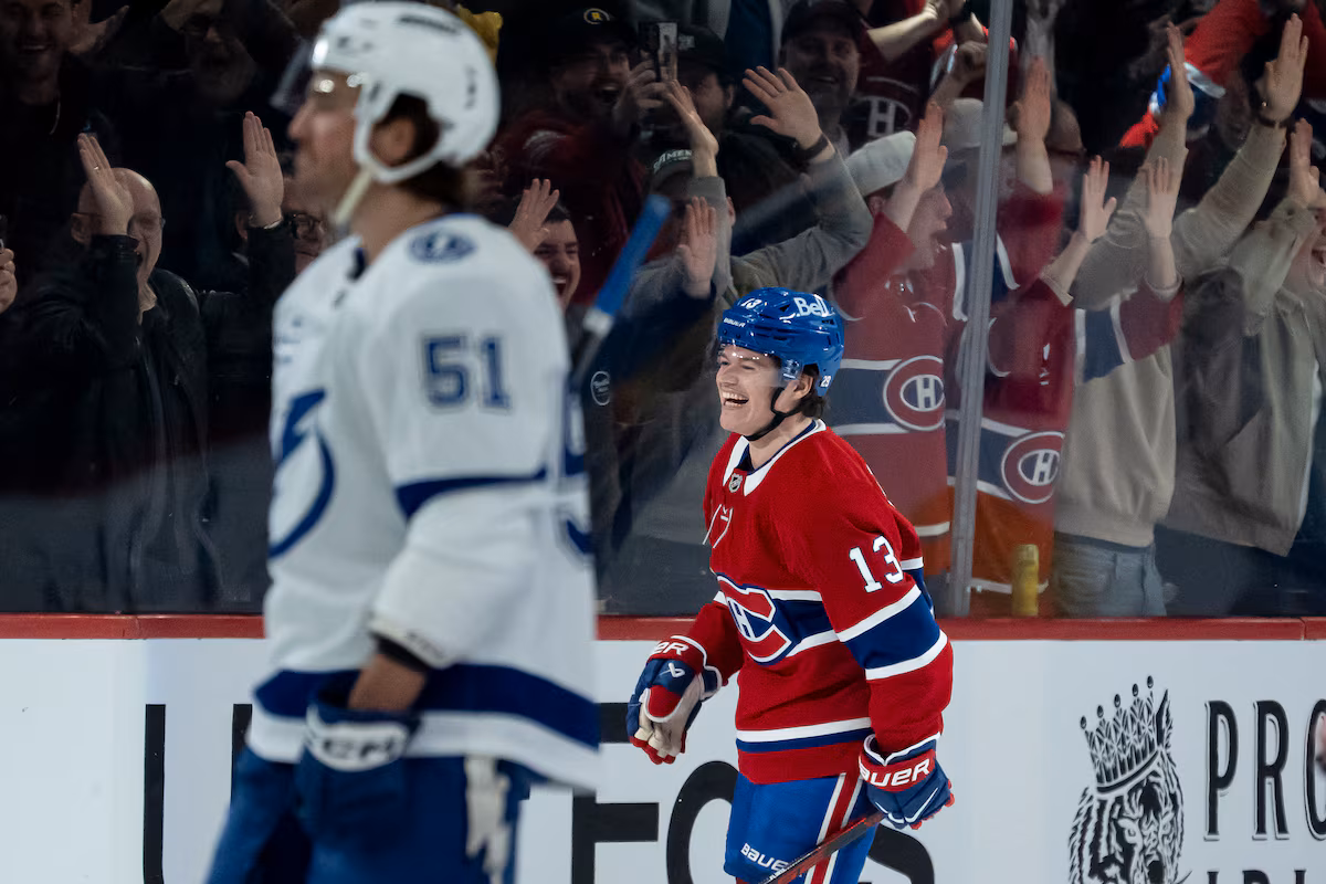 Caufield marque son 50e but alors que les Canadiens s'imposent 2-1 contre le Lightning