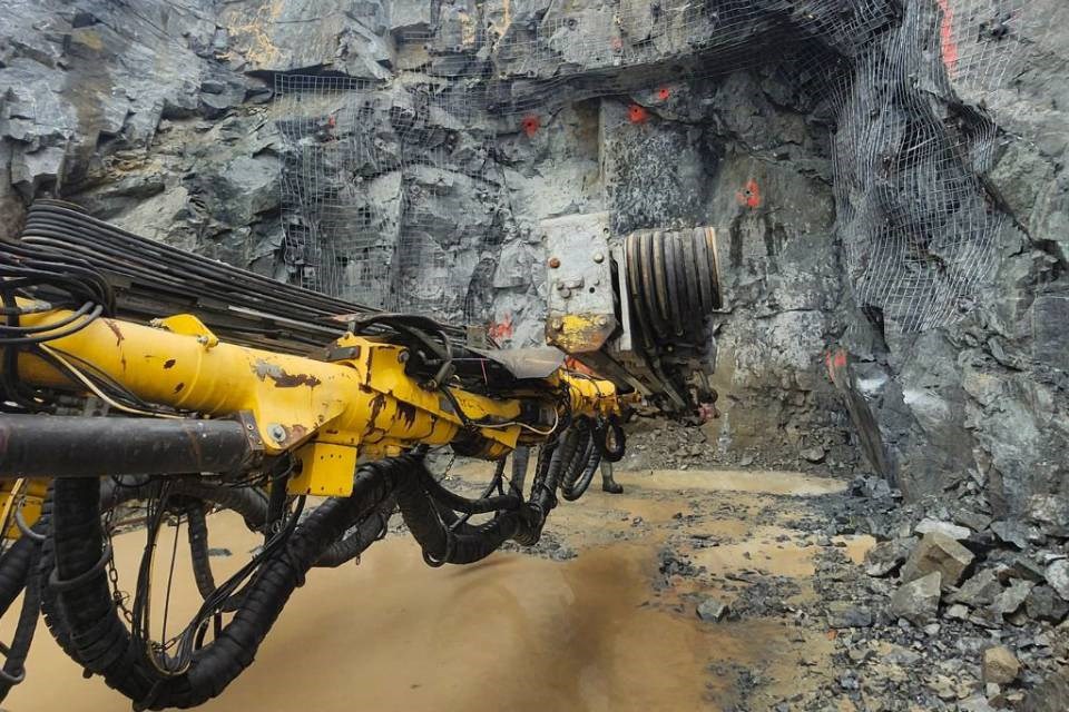 « Construire les personnes qui construiront un avenir sous la surface »