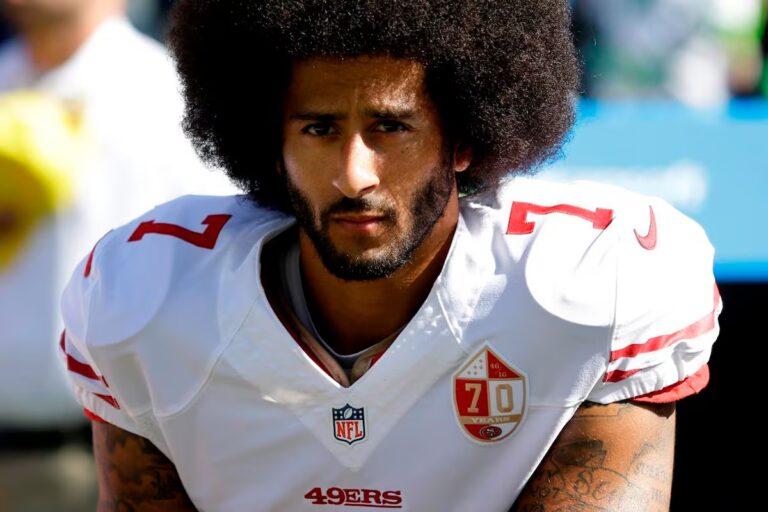 Kaepernick publiera ses mémoires "The Perilous Fight" en septembre