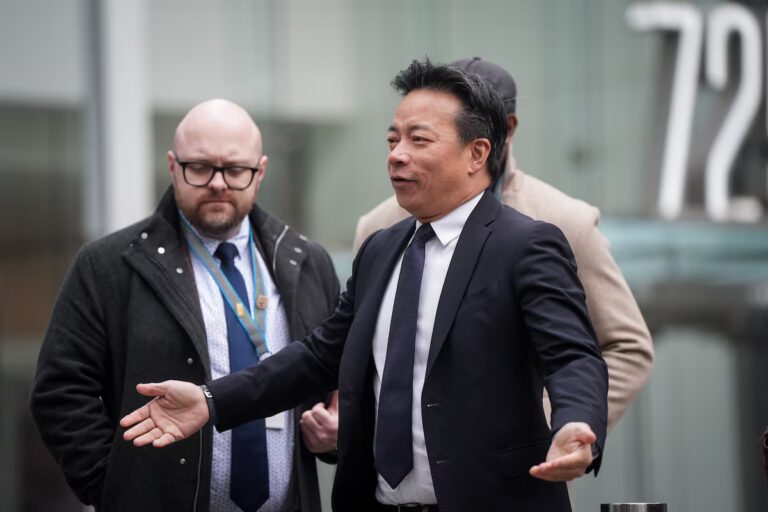 Le maire de Vancouver, Ken Sim, décide de lancer une offre pour l'équipe d'expansion de la MLB