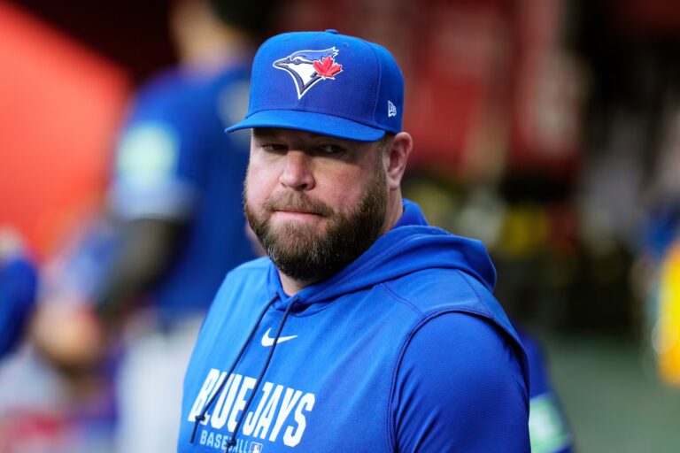 Les Blue Jays choisissent de prendre le bus de Phoenix à la Californie du Sud après l'immobilisation de leur avion charter