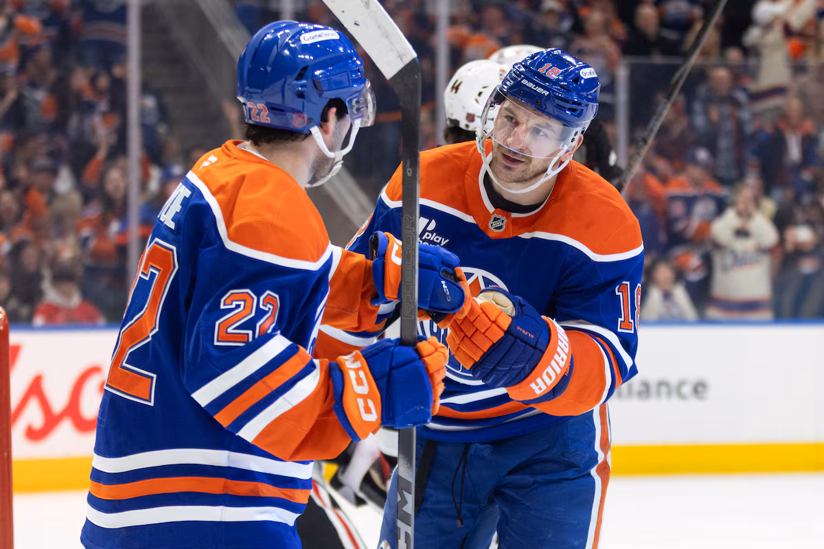 Les Oilers dominent les Blackhawks 3-1 et éliminent Chicago des éliminatoires
