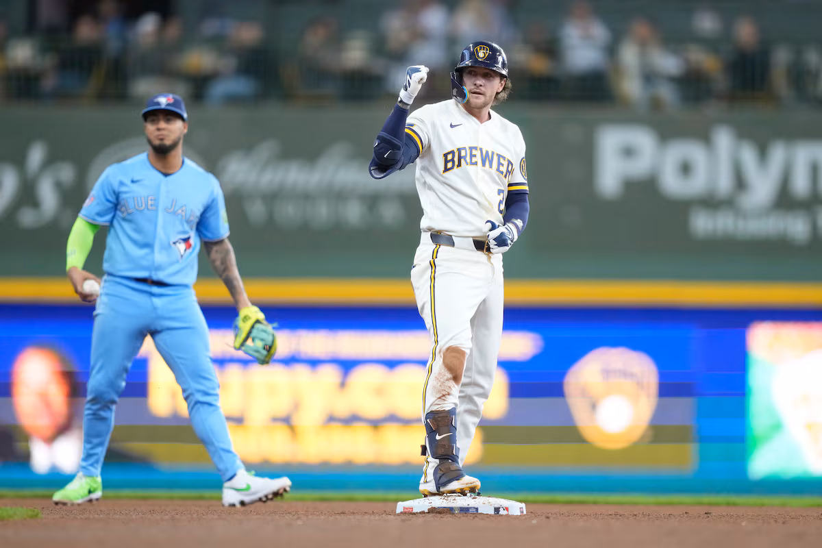 Les brasseurs profitent de trois caries consécutives pour marquer le feu vert lors de la victoire contre les Blue Jays