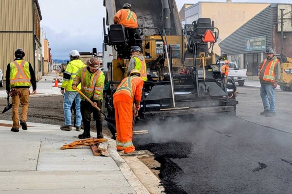 Les dirigeants municipaux du Nord accueillent favorablement un financement « prévisible » des infrastructures