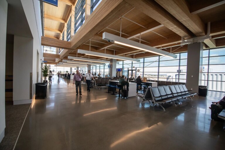 Les responsables de l'aéroport Leahy BTV espèrent que le nouveau terminal l'aidera à être compétitif