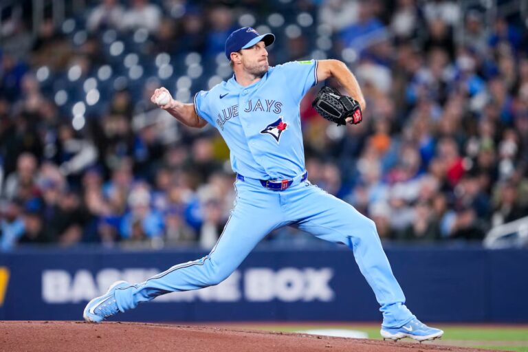 Max Scherzer remporte son premier départ de saison alors que les Blue Jays battent les Rocheuses 5-1
