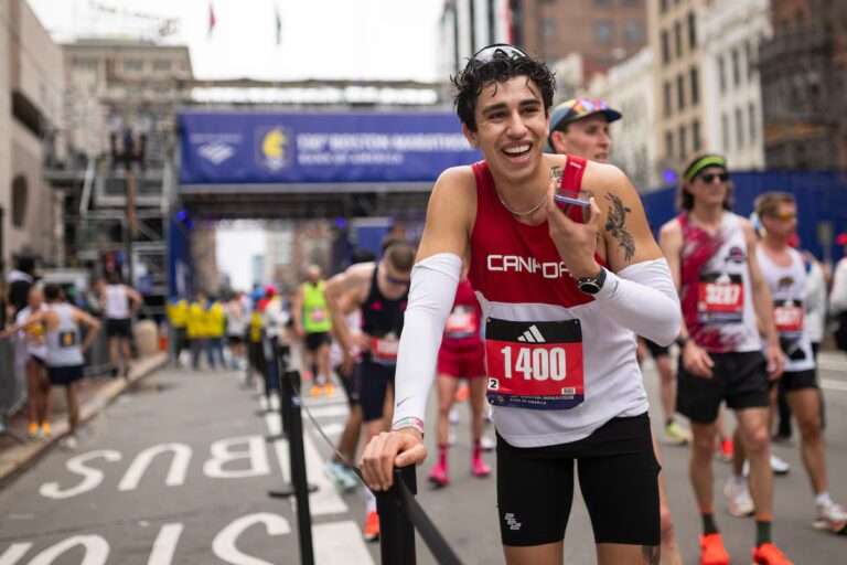 Participant au marathon de Boston, l'arrière-arrière-petit-fils de Tom Longboat a imaginé que l'icône se tenait devant lui