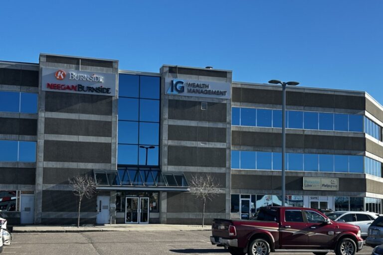 RJ Burnside & Associates Ltd. et Neegan Burnside Ltd. célèbrent l'ouverture du bureau de Thunder Bay