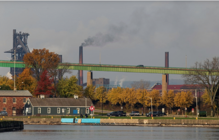 Sault Ste. Marie lance une stratégie d'attraction des investissements alors que les emplois locaux dans le secteur de l'acier sont supprimés