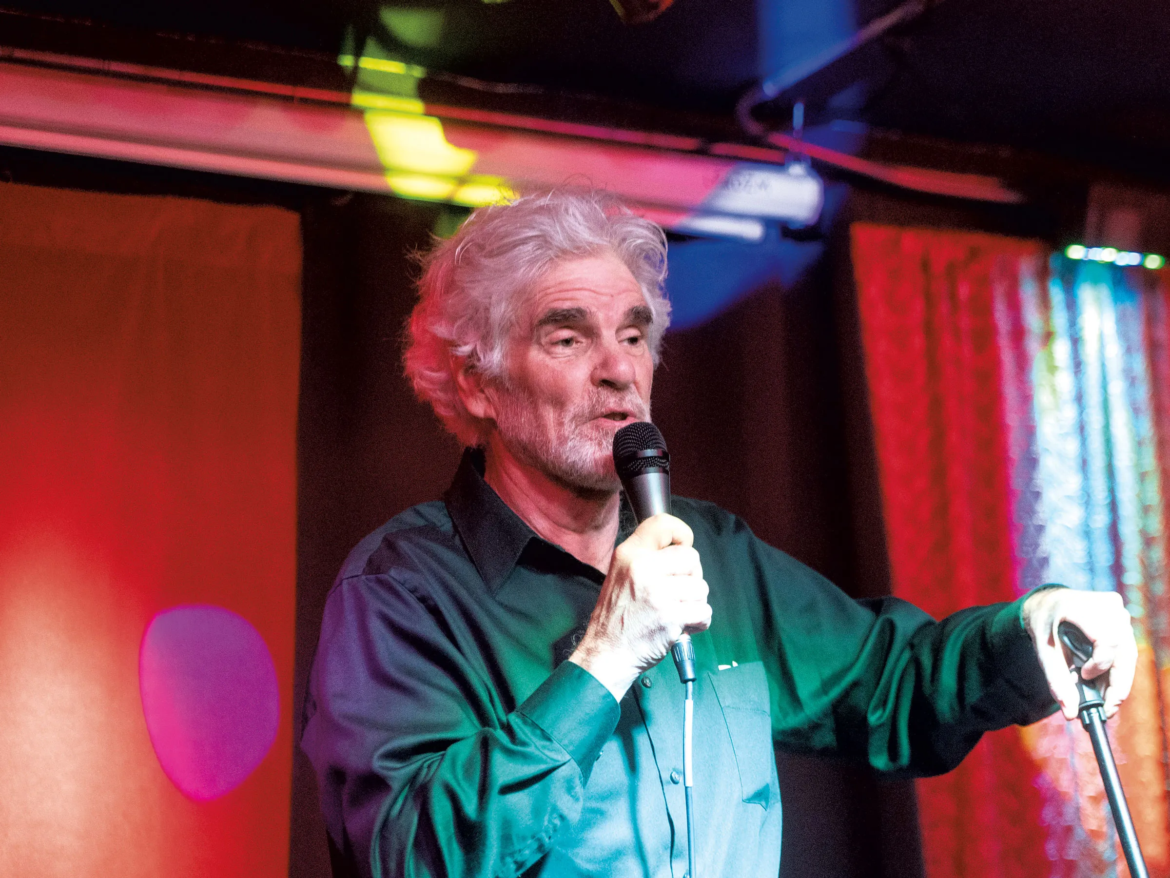Standup Gordon Clark prépare le terrain pour les jeunes bandes dessinées