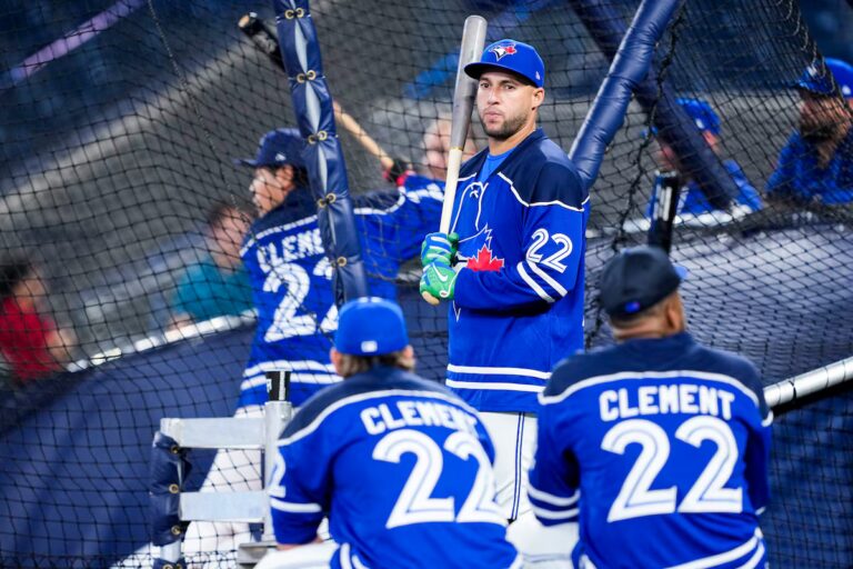 Yesavage, de retour, dit que le record des Blue Jays peut changer d'un simple claquement de doigt