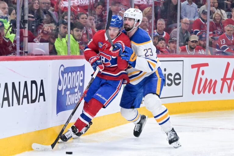 Benson et Luukkonen propulsent les Sabres devant les Canadiens lors du quatrième match pour égaliser la série