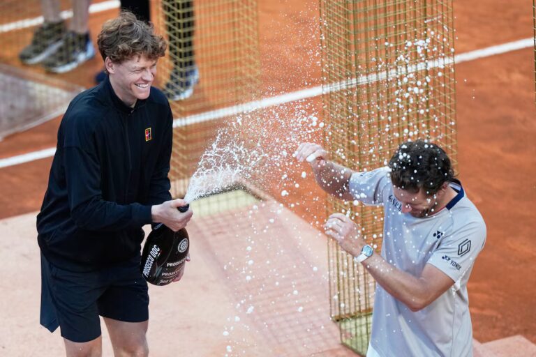 Jannik Sinner entre à Roland-Garros à la poursuite d’un Grand Chelem en carrière