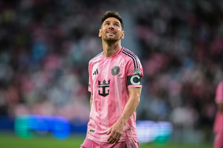 La visite médiatisée de Lionel Messi à Toronto met à l'épreuve l'agrandissement du BMO Field