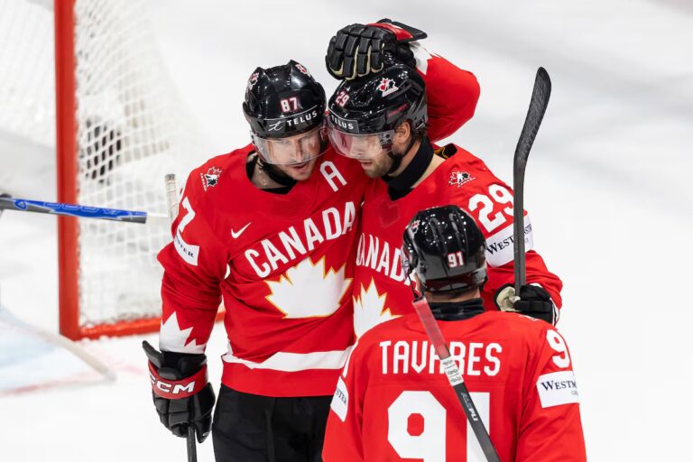 Le Canada bat le Danemark et demeure parfait aux mondiaux de hockey