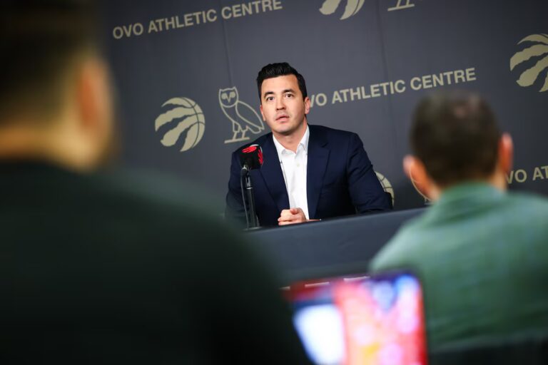 Le directeur général des Raptors de Toronto est fier de voir son équipe faire un pas dans la bonne direction