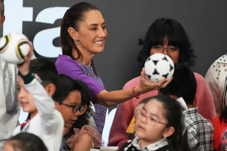 Le président mexicain ne voit « aucun problème » à ce que son pays accueille l'équipe iranienne de la Coupe du monde pendant le tournoi