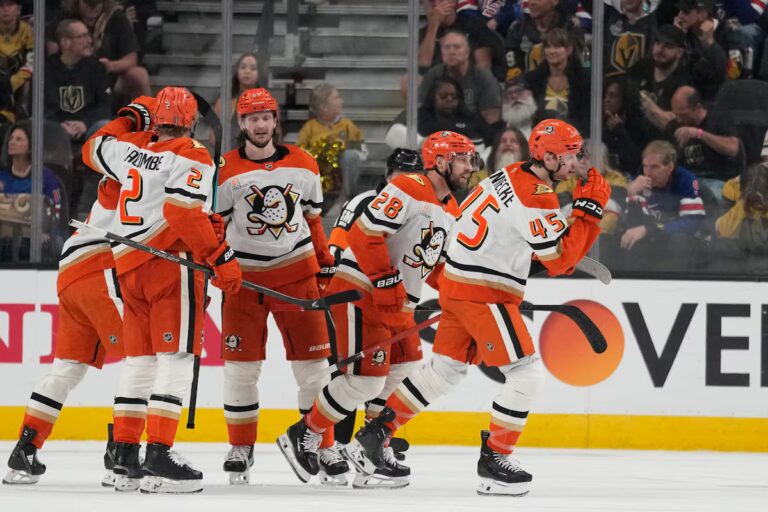 Les Ducks battent les Golden Knights 3-1 et renvoient la série à Anaheim à 1-1