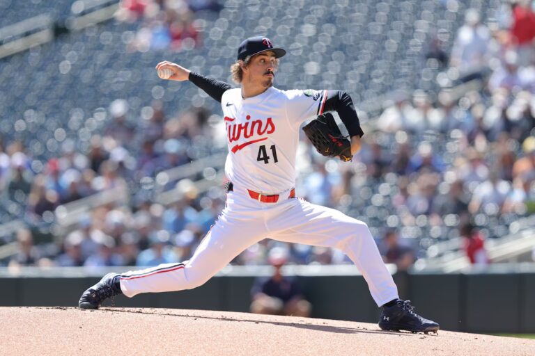 Les Twins perdent le lanceur Joe Ryan à cause d'une douleur au coude, mais tiennent bon pour battre les Blue Jays