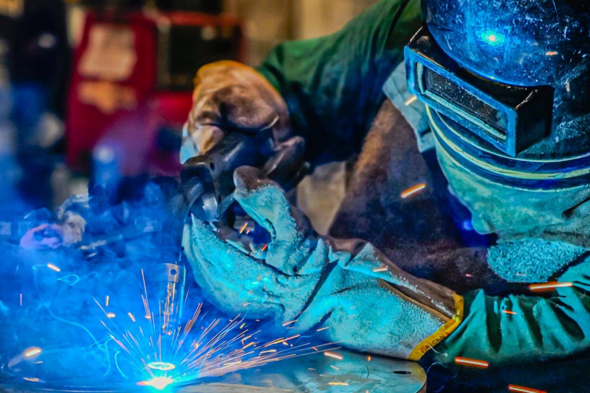 Les nouveaux arrivants sont invités à participer à « WeldUp » pour combler le manque de métiers spécialisés