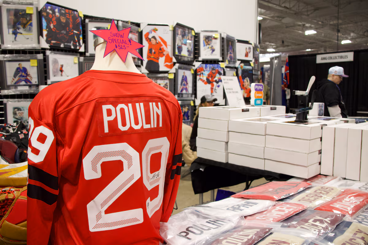 Les vendeurs de la Toronto Sports Card Expo et les participants remarquent une augmentation du nombre de cartes de hockey féminin