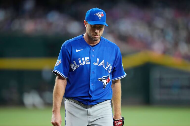 Max Scherzer organise une séance d'enclos alors que le vétéran des Jays travaille son dos à cause d'une tendinite à l'avant-bras
