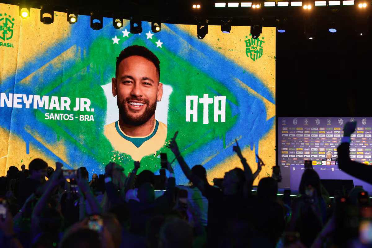 Neymar sélectionné pour l'équipe brésilienne de la Coupe du monde malgré des doutes sur sa forme physique