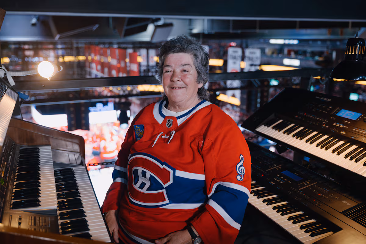 Rencontrez l'organiste des Canadiens de Montréal qui tente d'aider le Tricolore à atteindre une note gagnante