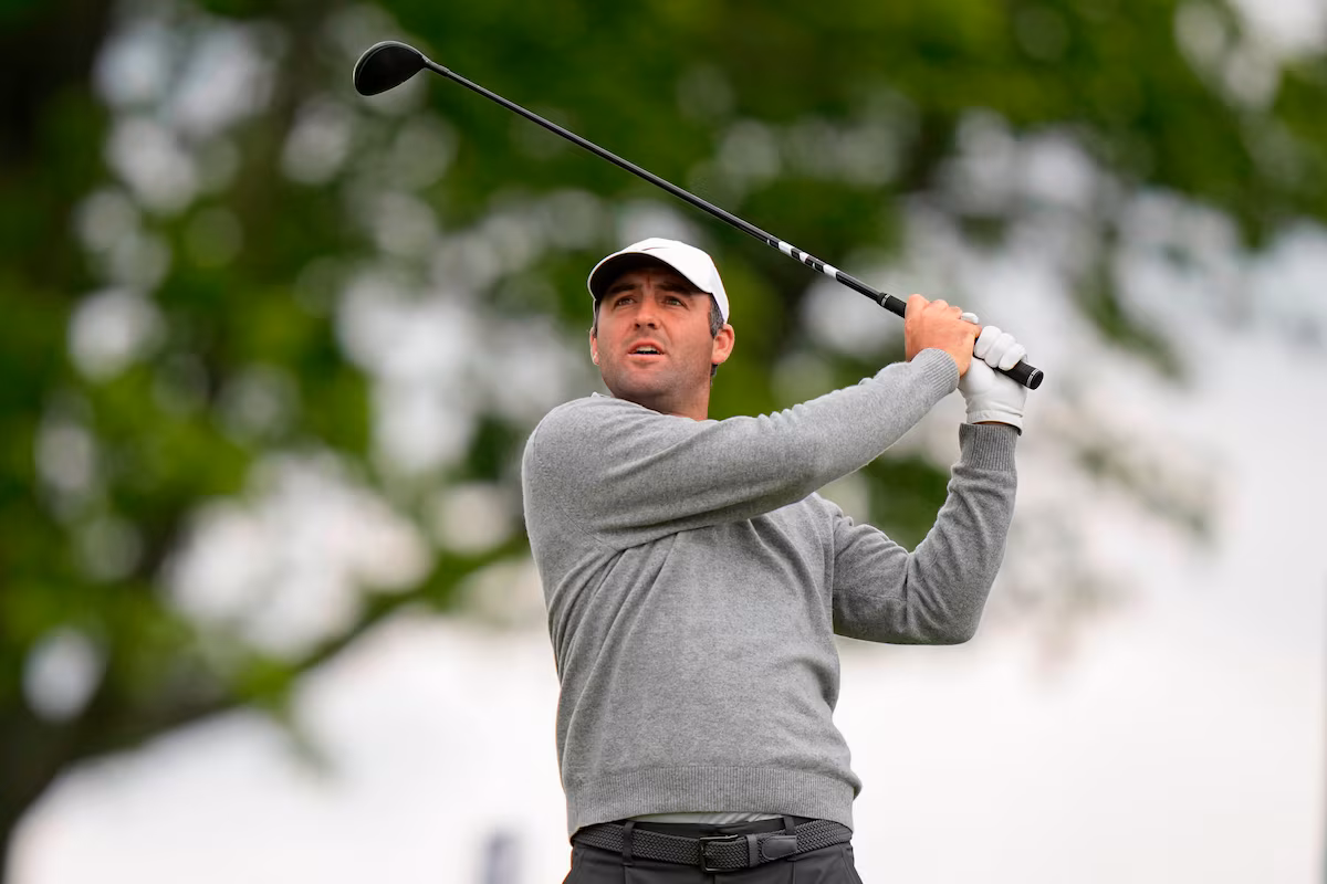 Scottie Scheffler fait partie d'une égalité à sept pour la tête du championnat de la PGA