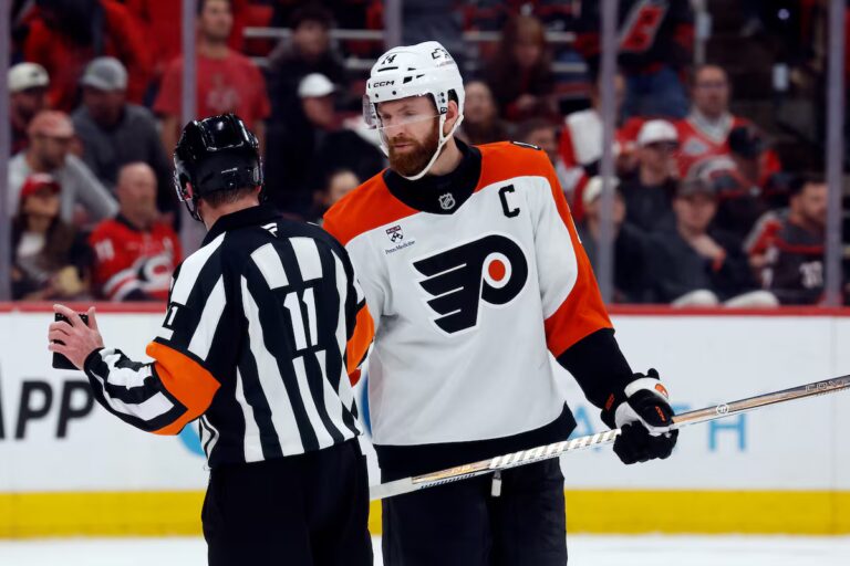 Tocchet dit que les Flyers doivent « comprendre rapidement » avant le deuxième match contre les Hurricanes