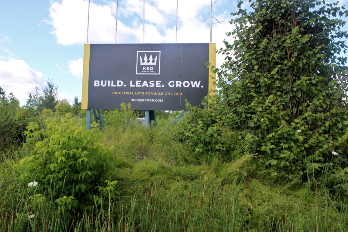 Un entrepreneur de Sudbury signe une entente de développement avec un constructeur pour un parc commercial proposé