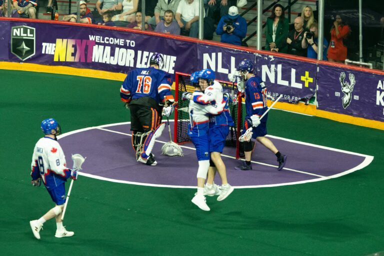 « Un jeu de médecine » : CJ Kirst ajoute à son illustre CV de crosse avec le titre NLL