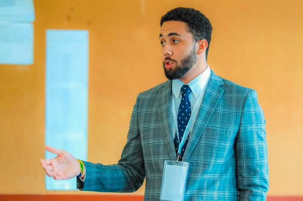 Un jeune républicain se lance dans la course au Sénat de l'État