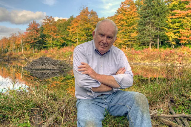 Howard Frank Mosher remporte le prix des arts Herb Lockwood