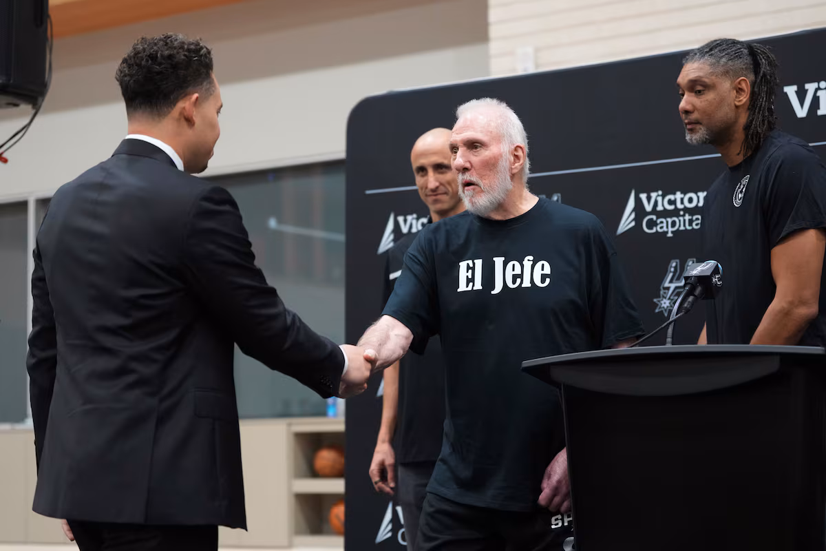 Alors que les Spurs reviennent en finale de la NBA, le respect de Wembanyama pour Popovich est clair