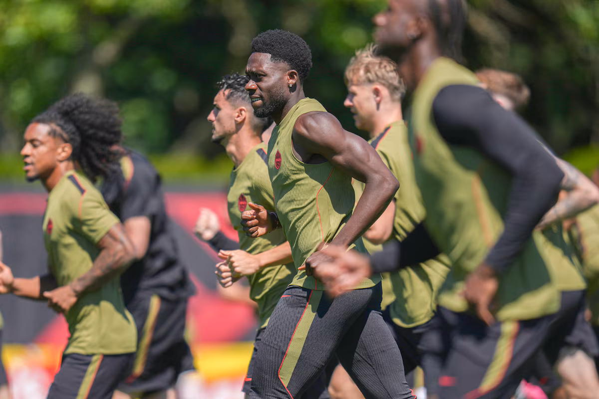 Alphonso Davies est disponible pour affronter le Qatar alors que le Canada vise une victoire insaisissable en Coupe du monde