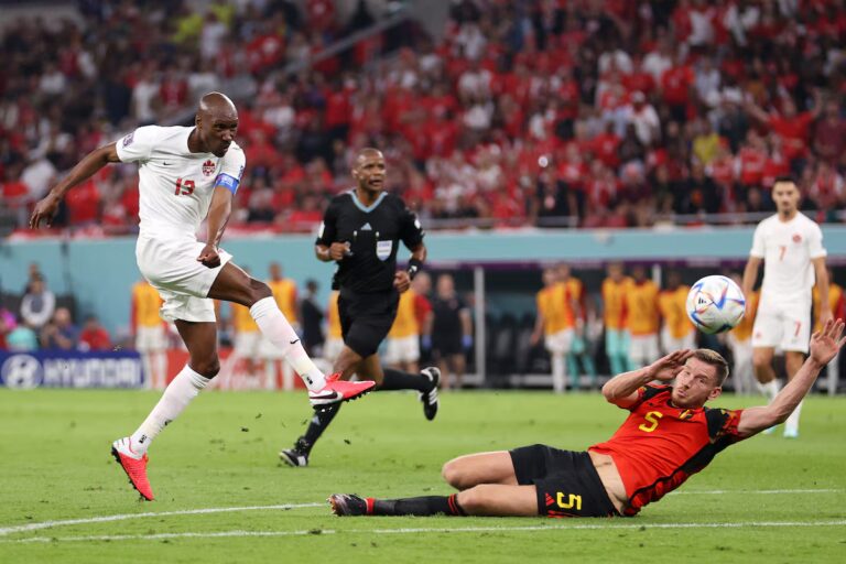 Atiba Hutchinson et Bruce Wilson réfléchissent à leur rôle de capitaines du Canada à la Coupe du monde