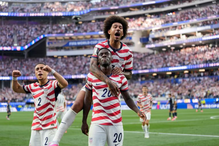 Balogun marque deux fois alors que les États-Unis ouvrent la Coupe du monde avec une victoire 4-1 contre le Paraguay