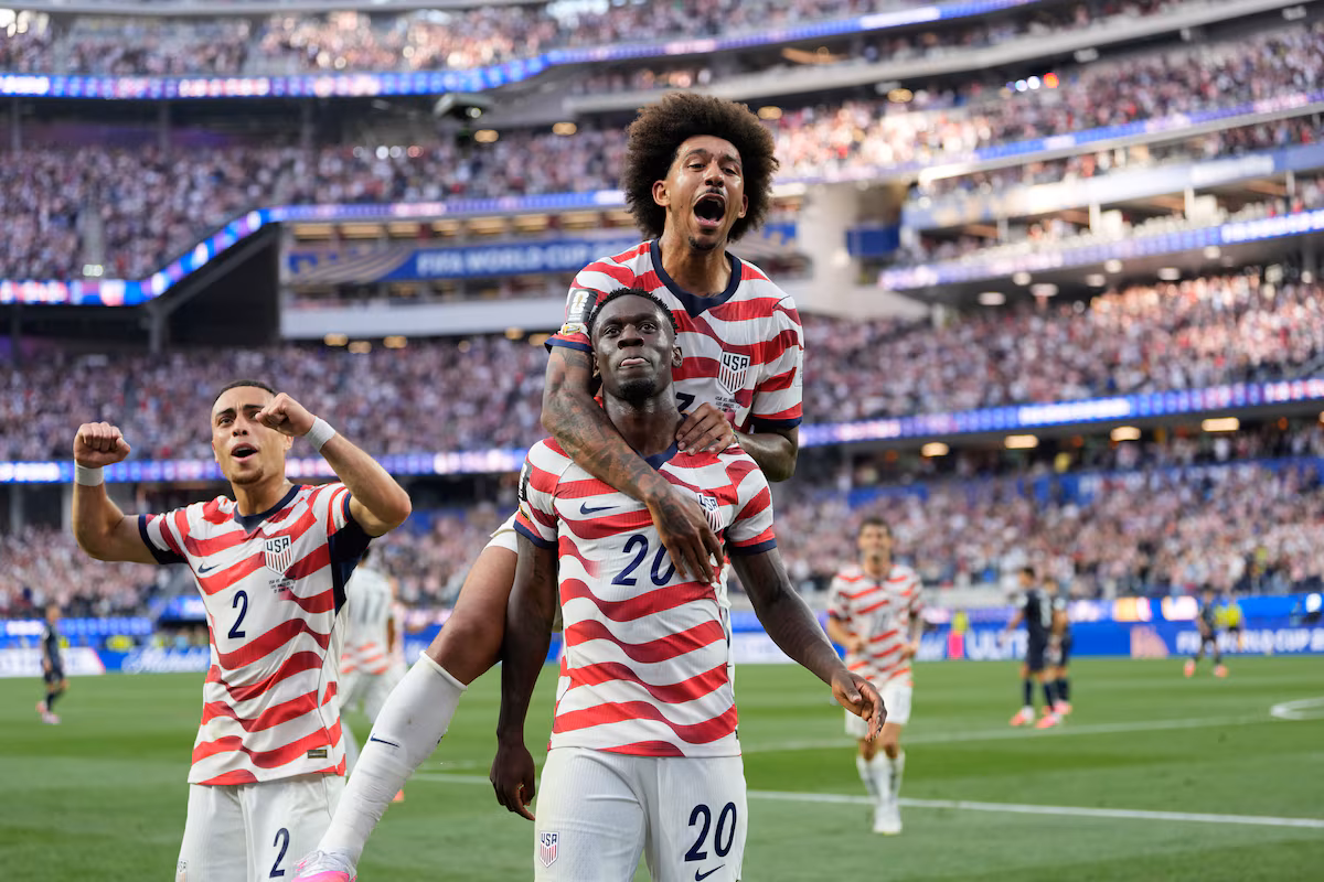 Balogun marque deux fois alors que les États-Unis ouvrent la Coupe du monde avec une victoire 4-1 contre le Paraguay