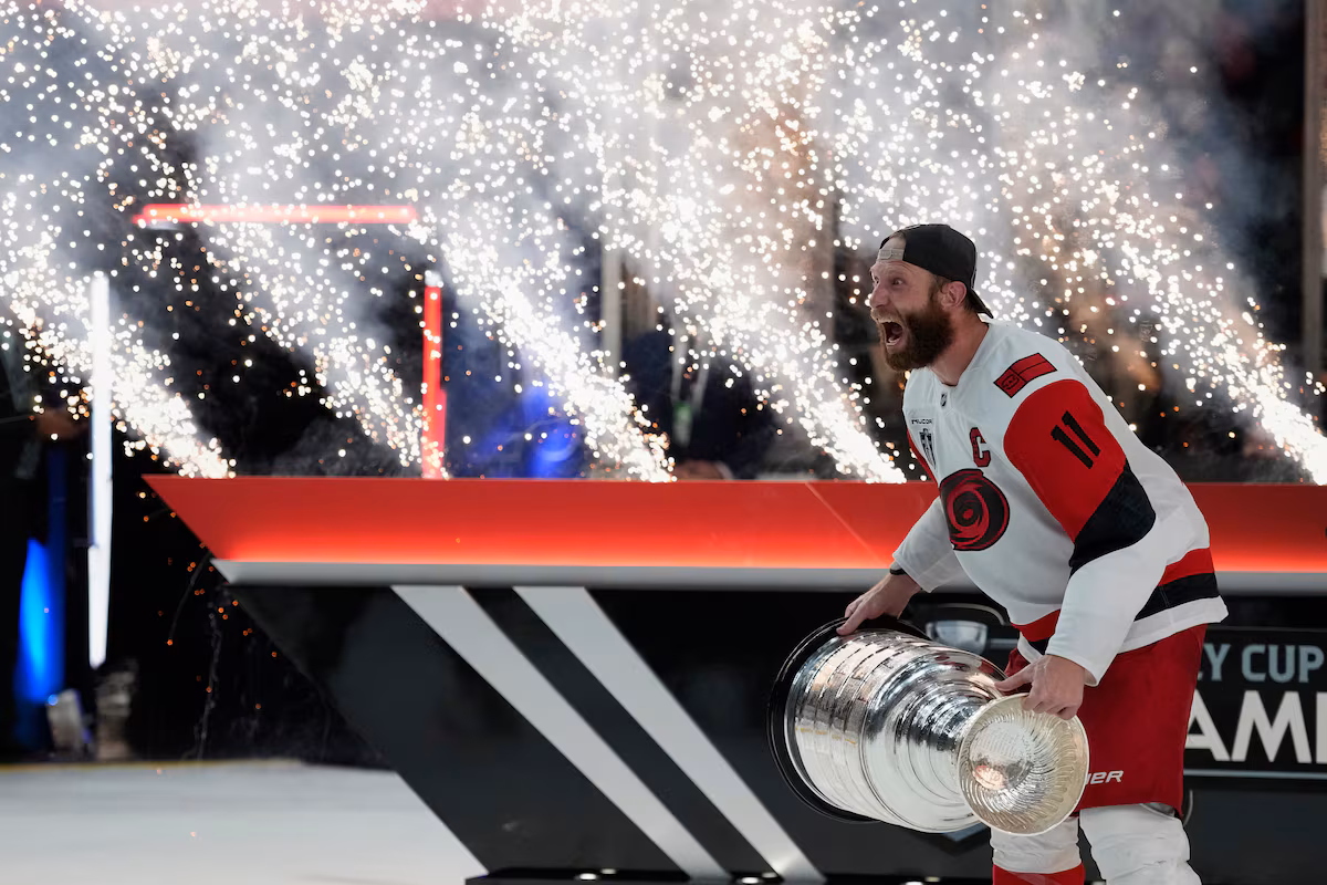 CBC cessera de diffuser les matchs de la LNH après 74 ans, marquant la fin du hockey gratuit à la télévision canadienne